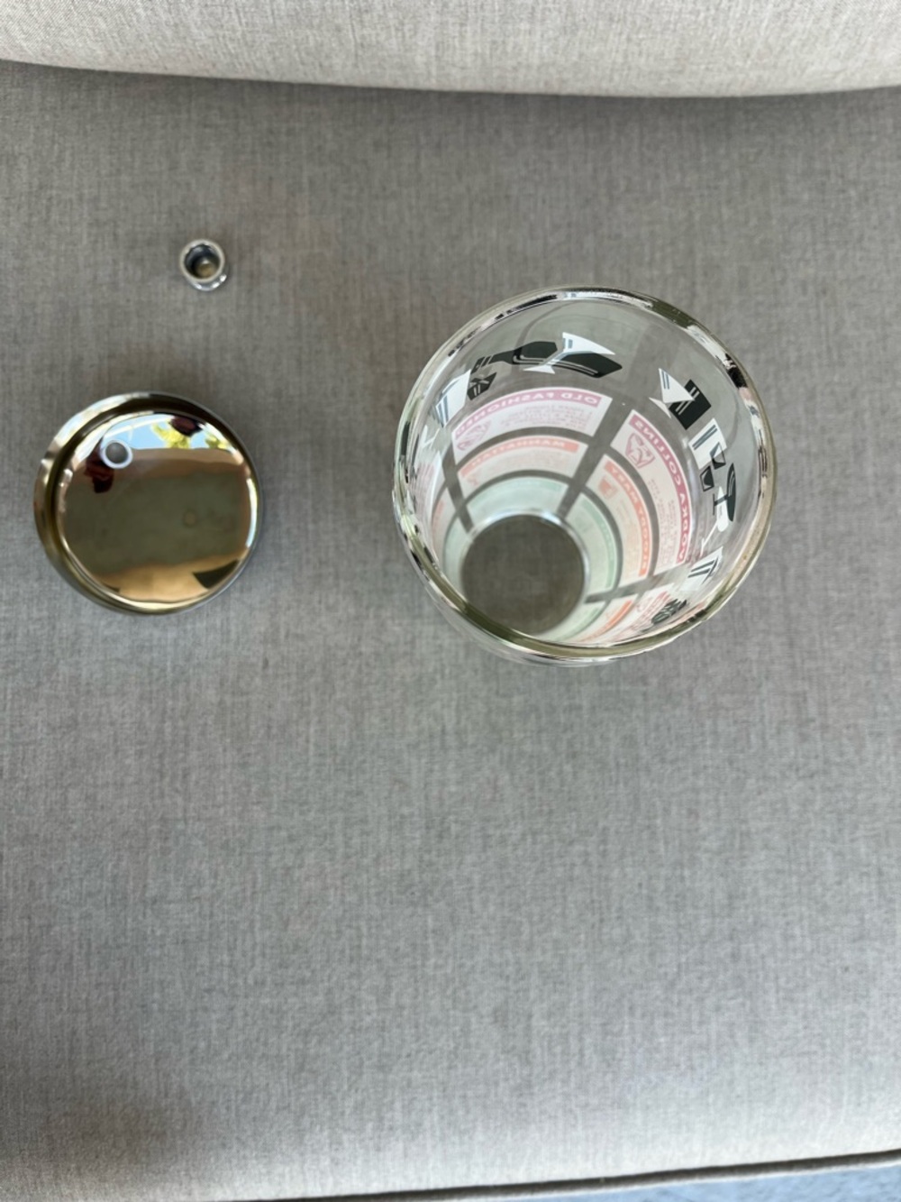 VINTAGE MCM GLASS AND CHROME MARTINI COCKTAIL SHAKER - Picture 5 of 6
